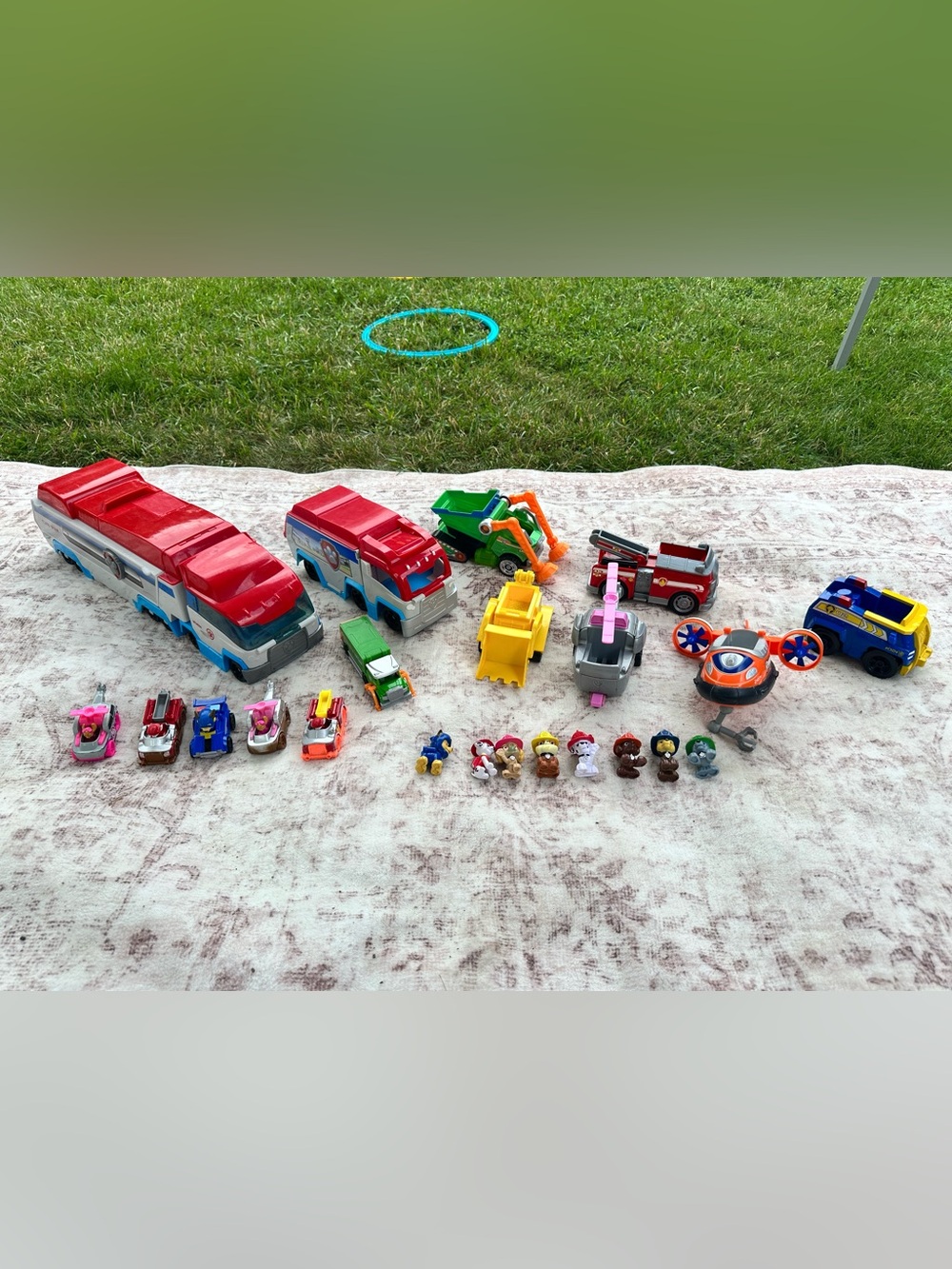 PAW Patrol Rescue Vehicle and Figure Bundle